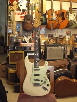 FENDER JAPANST72-145RB