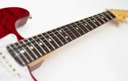 STRATOCASTER QUILT RED