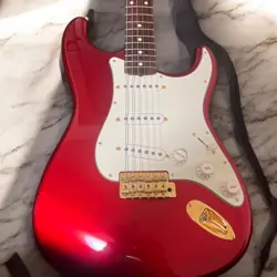 FENDER MIJ TRADITIONAL 60S STRATOCASTER ELECTRIC GUITAR CANDY APPLE RED, USED