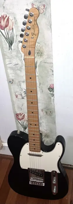 BLACK 2009 FENDER
