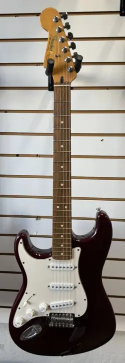 2003 FENDER  STRATOCASTER 2003 MIM LEFT-HANDED GUITAR
