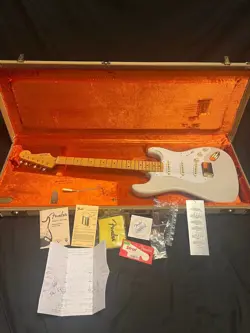 2007 FENDER 50TH ANNIVERSARY MARY KAY '57 STRAT W/OHSC-EXCELLENT!