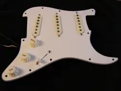 STRAT PICKUPS PICKGUARD