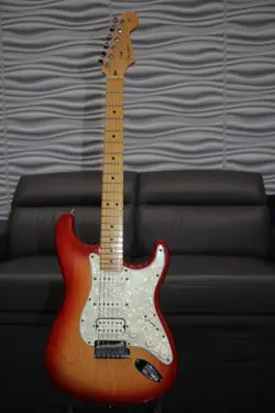 2001 FENDER USA STANDART STRATOCASTER ELECTRIC GUITAR SIENA SUNBURST W/CASE