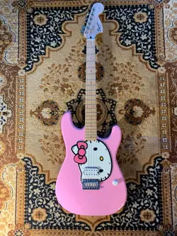 2006-2009 FENDER HELLO KITTY PINK STRATOCASTER  FREE SHIPPING