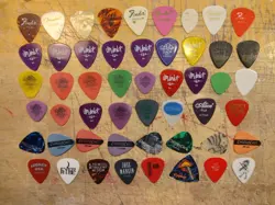 GUITARS PICKS