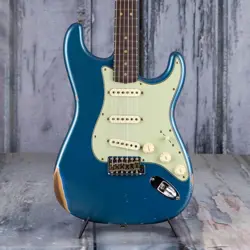 FENDER CUSTOM SHOP LIMITED 1963 STRATOCASTER RELIC, AGED LAKE PLACID BLUE