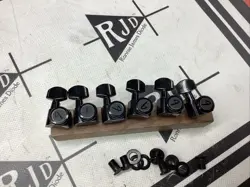 LOGO LOCKING BLACK