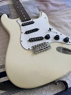 FENDER STRATOCASTER 1997