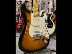 FENDER ERIC JOHNSON STRATOCASTER THINLINE USED ALDER SUNBURST W/HARD CASE