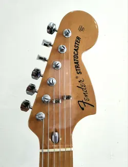 70'S STRATOCASTER SAFE