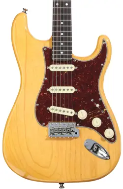 FENDER CUSTOM SHOP AMERICAN CUSTOM STRATOCASTER ELECTRIC GUITAR - AGED AMBER