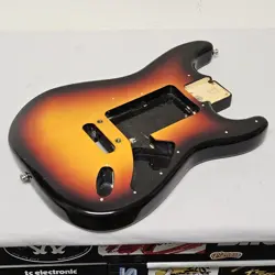 1991 FENDER USA STRAT BODY SUNBURST 90'S AMERICAN STRATOCASTER ELECTRIC GUITAR
