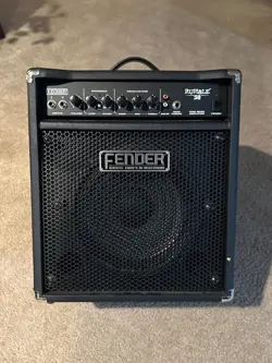 FENDER RUMBLE 30 WATT ELECTRIC BASS GUITAR AMP AMPLIFIER - TESTED & WORKING