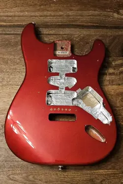 METALLIC RED FENDER SQUIER AFFINITY BODY