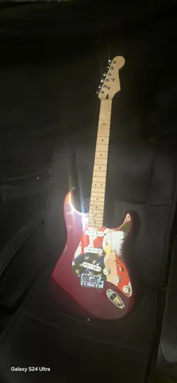 SQUIER STRATOCASTER ELECTRIC