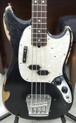 FENDER MEXICO JMJ ROAD WORN MUSTANG BASS USED ALDER BODY MAPLE NECK W/SOFT CASE