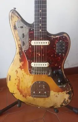 1963 FENDER JAGUAR VINTAGE PRE-CBS OFFSET GUITAR SUNBURST 