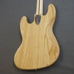 FENDER MADE IN JAPAN TRADITIONAL 70S JAZZ BASS   NATURAL