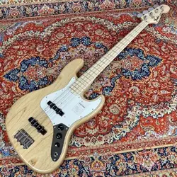 FENDER MADE IN JAPAN HERITAGE 70S JAZZ BASS MAPLE FINGERBOARD   NATURAL