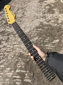 YELLOW HANDLE 21FRETS
