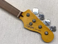 FRETLESS GENUINE FENDER