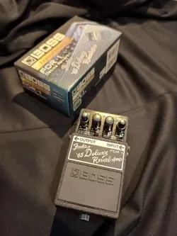 BOSS FDR-1 FENDER 65 DELUXE REVERB AMP EMULATOR PEDAL BOXED