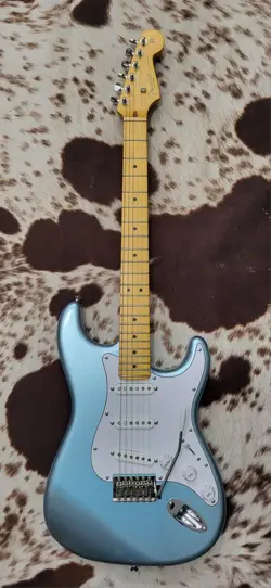FENDER AMERICAN PROFESSIONAL STRATOCASTER ICE BLUE ALDER BODY