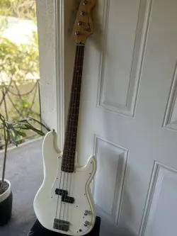 FENDER AFFINITY SERIES SQUIRE P-BASS