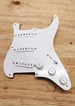 LODED PICKGUARD