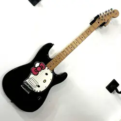 ELECTRIC GUITAR STRATOCASTER SQUIER × HELLO KITTY BLACK USED PRODUCT FENDER