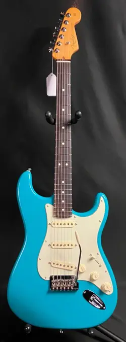 FENDER AMERICAN PROFESSIONAL II STRATOCASTER ELECTRIC GUITAR MIAMI BLUE (737)