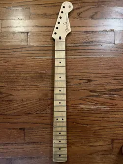 MIGHTY MITE (LICENSED BY FENDER) STRATOCASTER NECK MAPLE (DAMAGED)