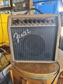 15 GUITAR AMPLIFIER