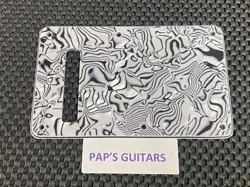 BLACK/WHITE ABALONE STRATOCASTER