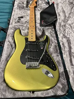 FENDER AMERICAN ULTRA II STRATOCASTER - SOLAR FLARE