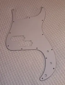 3 PLY WHITE PICKGUARD FIT FENDER PRECISION BASS GUITAR P-BASS; PRE-OWNED 