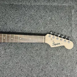 MINI STRATOCASTER BLACK
