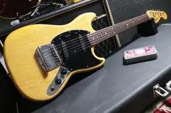 FENDER MUSTANG 1978 NATURAL W  ERIC DAW MUSTANG PICKUPS