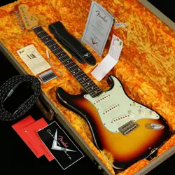 FENDER CUSTOM SHOP 1961 RELIC STRATOCASTER ROSEWOOD FINGERBOARD 3-COLOR SUNBURST