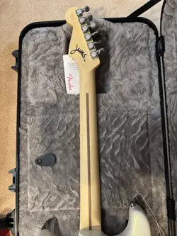 STRATOCASTER LUNA WHITE