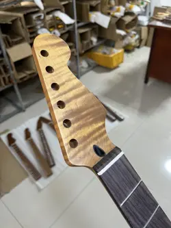 ELECTRIC GUITAR NECK ROSEWOOD 22 FRETS ROASTED FLAME MAPLE FENDER STRAT HANDLE