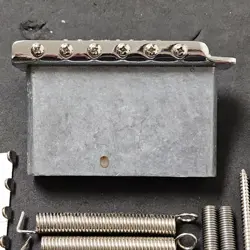 STRAT TREMOLO STRATOCASTER