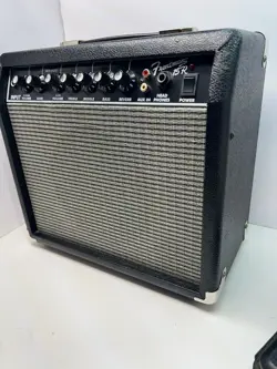 FENDER FRONTMAN 15R 38 WATT GUITAR AMP