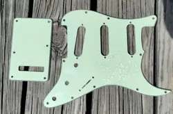 FENDER STRATOCASTER USA