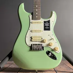 FENDER PLAYER II STRATOCASTER HSS, ROSEWOOD- BIRCH GREEN (7LBS 14OZ)