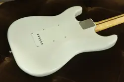 FENDER MADE IN JAPAN HERITAGE 50S STRATOCASTER   WHITE BLONDE