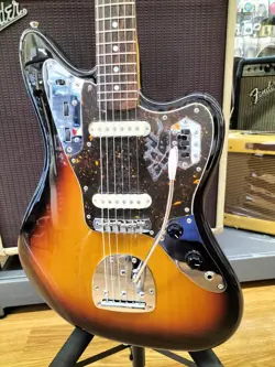 FENDER CLASSIC 60S JAGUAR 3TS USED ALDER BODY ROSEWOOD FINGERBOARD W/GIG CASE