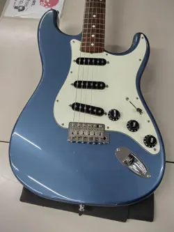 FENDER JAPAN ST62-TX USED ALDER BODY MAPLE NECK ROSEWOOD FINGERBOARD W/GIG CASE