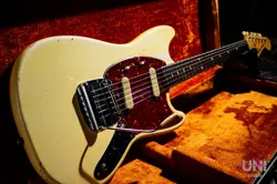 FENDER MUSTANG 1965